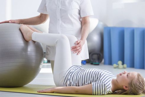 10 esercizi correttivi di ginnastica posturale per la scoliosi - Villa Ardeatina